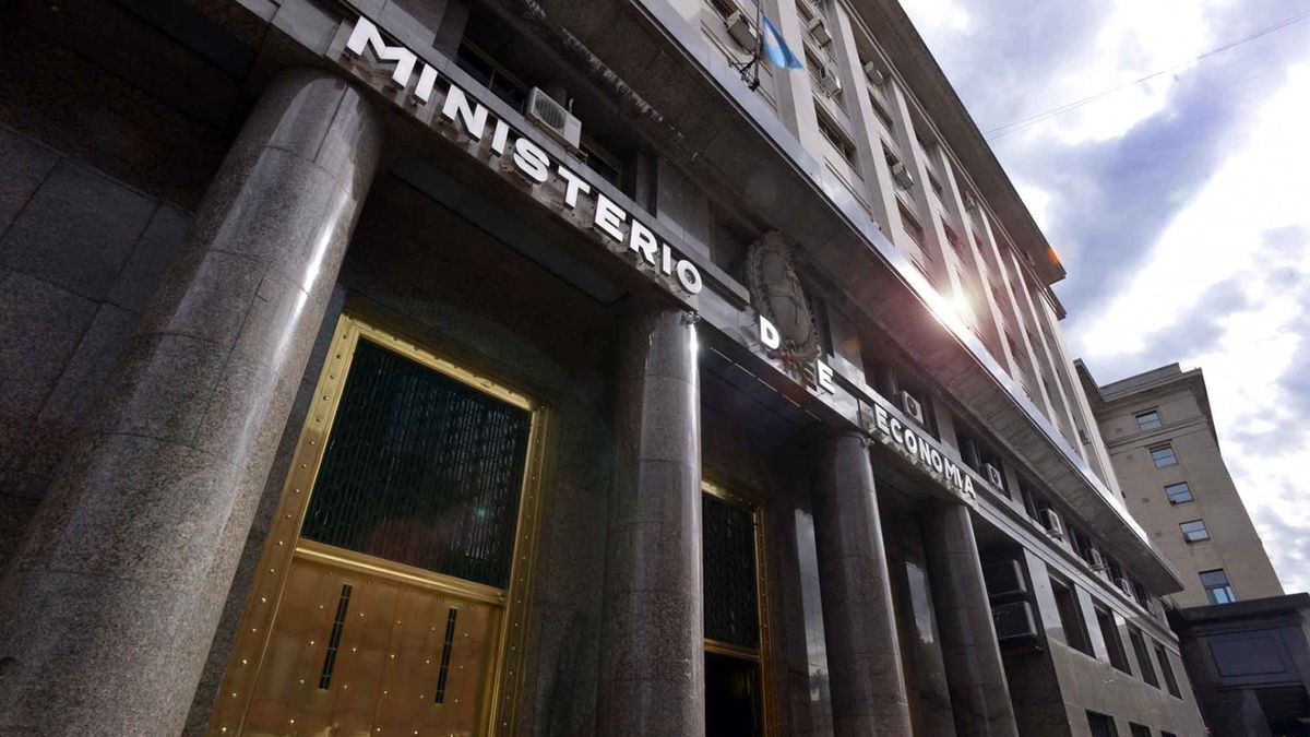 Deuda: Economía logró un rollover del 144,5% y captó otros u$s309millones con el Bonar 2029