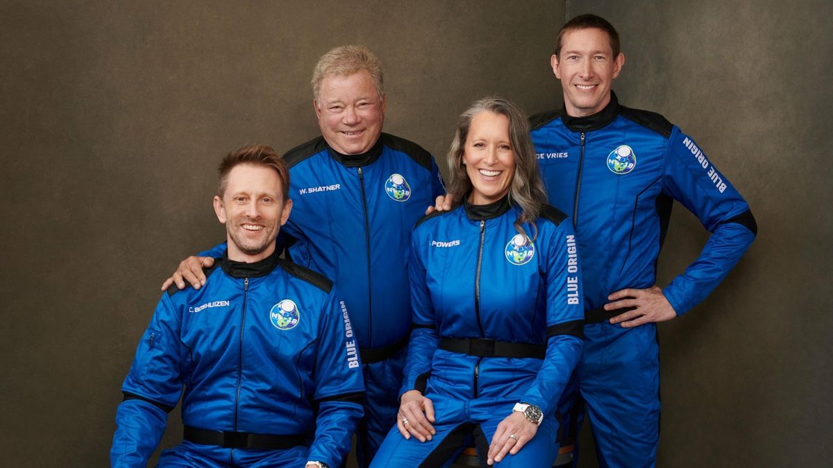 Finally William Shatner, Captain Kirk in “Star Trek”, travels to space today