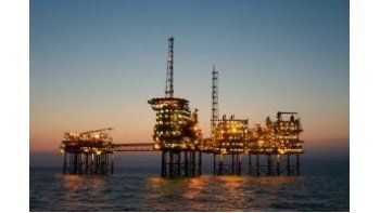 El petróleo cedió por preocupación acerca de rumbo de política monetaria EEUU.