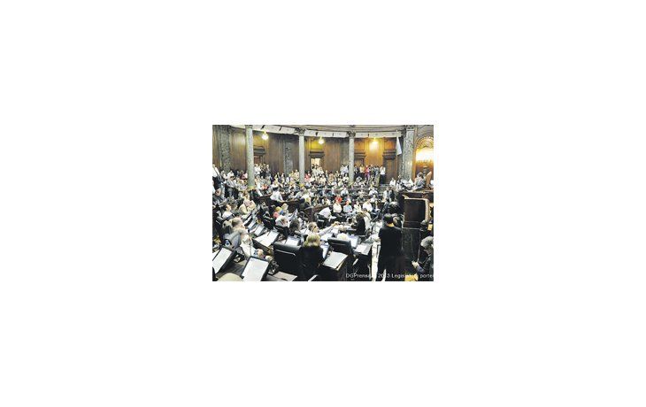 En la última sesión del año y cuando hoy asumen los nuevos legisladores porteños, el PRO concedió leyes a la oposición y logró aprobar el sistema de boleta única para las elecciones y también un perdón a empresarios del juego.