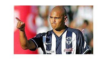 Suazo por ahora se quedará en el Monterrey.