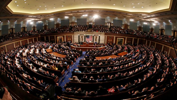 La propuesta legislativa busca que frenar las hostilidades contra Irán, salvo que el Congreso declare formalmente la guerra o autorice de manera específica una intervención militar. La propuesta legislativa busca que frenar las hostilidades contra Irán, salvo que el Congreso declare formalmente la guerra o autorice de manera específica una intervención militar.