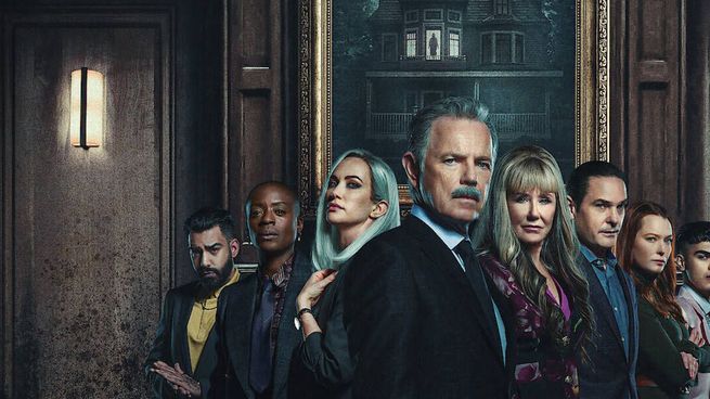 La caída de la casa Usher combina terror clásico, crítica social y una puesta visual impactante que convirtió a la serie en un fenómeno viral.