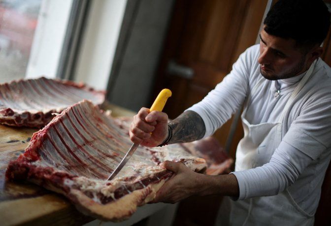 The specialist advises to buy meat in official butchers.