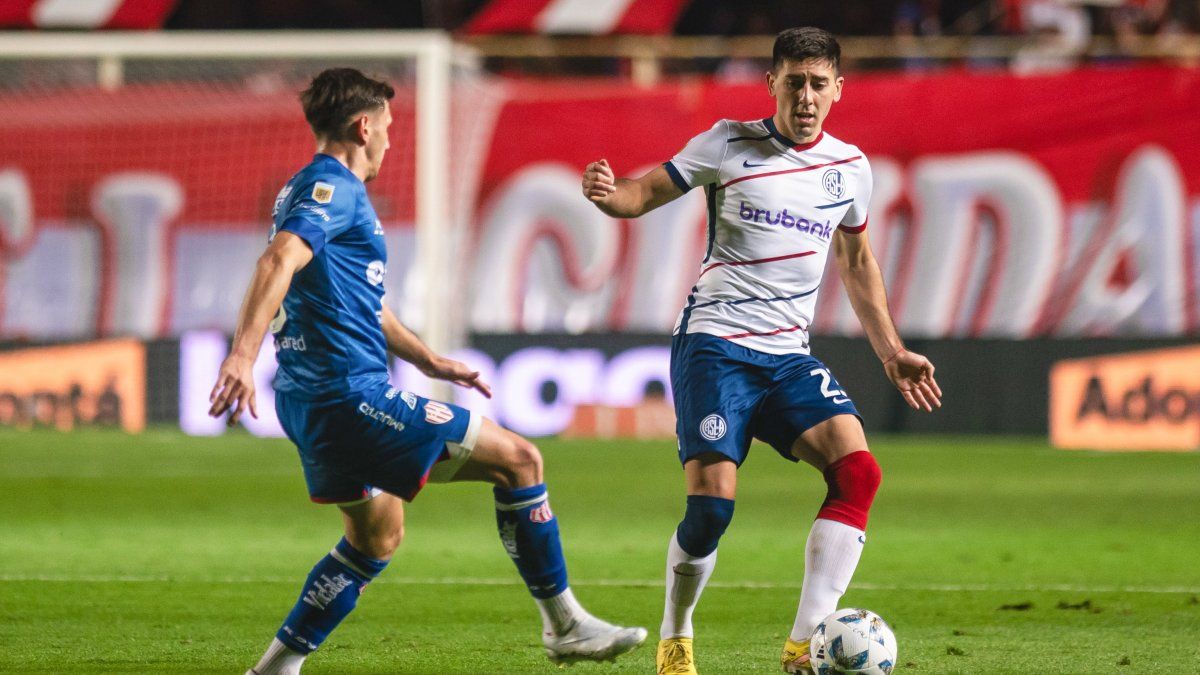 With two fewer players, San Lorenzo salvaged a point in Santa Fe