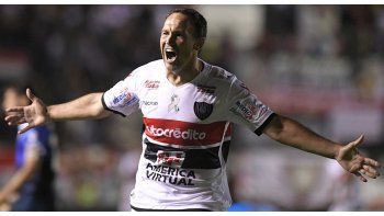 Matos anotó el segundo gol de Chacarita.