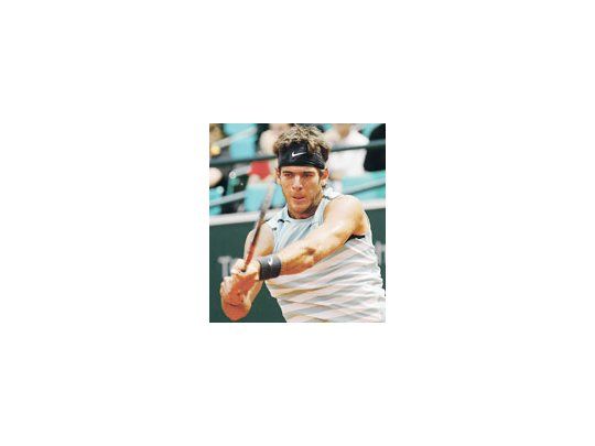 Juan Martín del Potro venció al ruso Igor Andreev y mantuvo viva la esperanza en Düsseldorf. La Argentina sueña con llegar a la final.