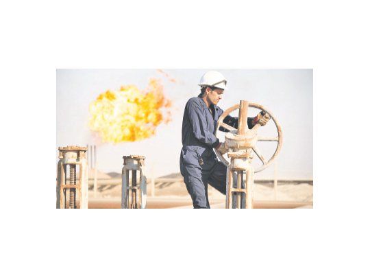 Todos temen por el impacto de la vuelta de Irán al mercado petrolero, pero pocos analistas tienen en cuenta que si Libia se estabiliza social y políticamente será otro factor desestabilizante para los precios del crudo.