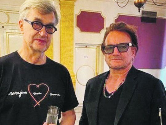Wim Wenders. El director de “Las alas del deseo” junto al líder de U2, Bono, en el festival de Sarajevo.