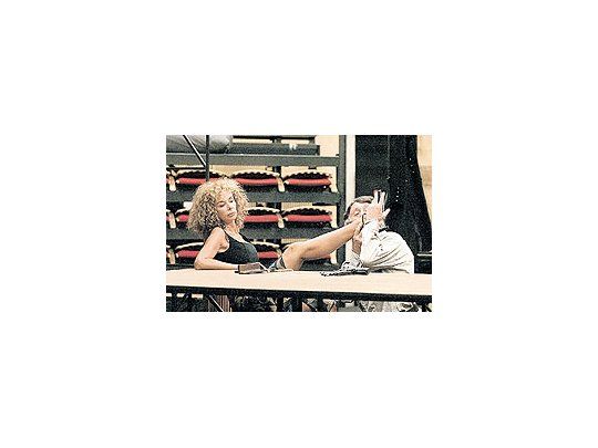 Patricia Palmer y Juan Carlos Galván en una escena de «El balcón», de Genet, en unaversión que no le hace mucha justicia.