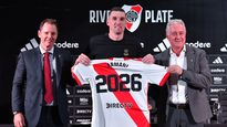 Armani renovó con River hasta 2026.
