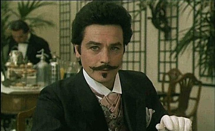 Alain Delon como el barón de Charlus en “Un amor de Swann”, de Volker Schlöndorff Alain Delon como el barón de Charlus en “Un amor de Swann”, de Volker Schlöndorff