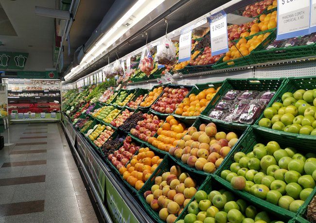 Los precios de alimentos y bebidas subieron 335,2% en cuatro años