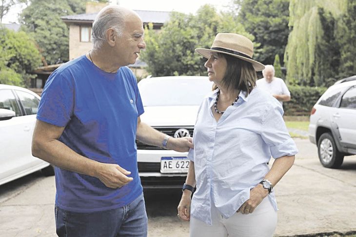 juntos. Nestor Grindetti y Patricia Bullrich en Sierra de los Padres.