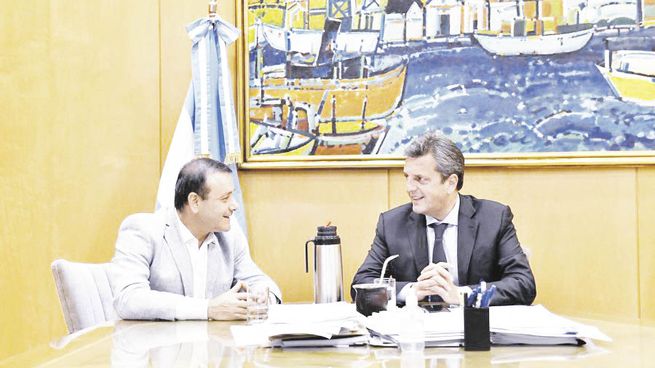 avances. Oscar Herrera Ahuad y Sergio Massa se reunieron el lunes en Buenos Aires y acordaron acelerar la puesta en marcha de la Zona Aduanera Especial en la provincia de Misiones.