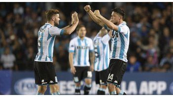 A Racing le bastó el gol de visitante y controlar la ventaja para meterse en cuartos