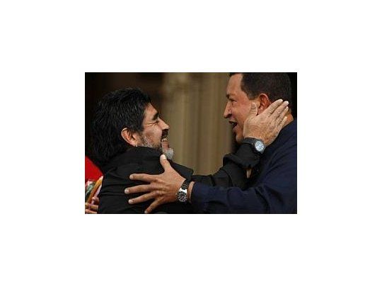 Maradona y Chávez, en 2010