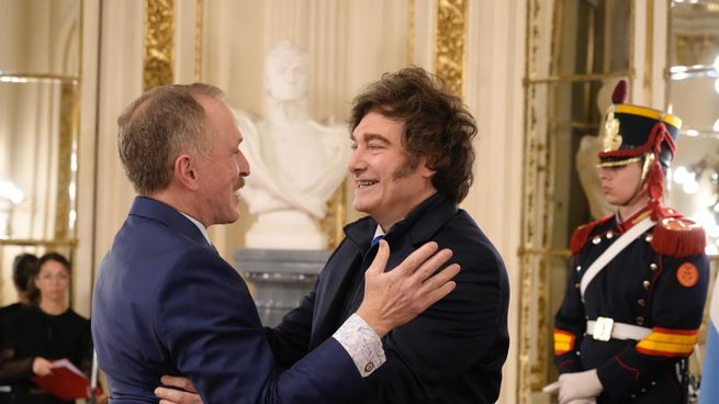 Javier Milei recibió esta tarde las cartas credenciales de Peter Lamelas.&nbsp;