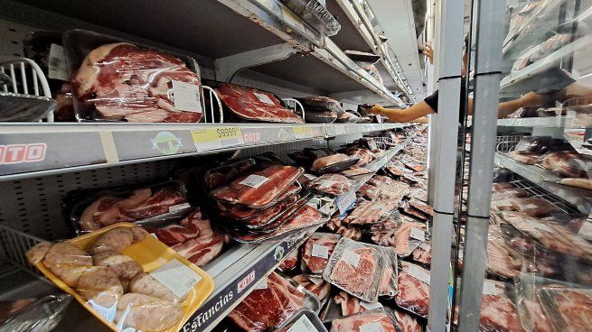 El INDEC releva una canasta de 59 alimentos, bebidas y otros artículos para el GBA, donde se observaron alzas de hasta casi 27%.