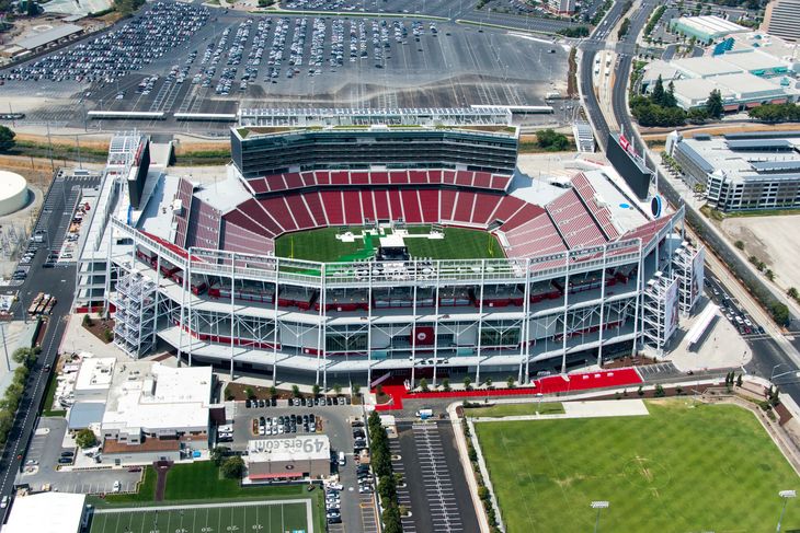 El Estadio Bahía de San Francisco inaugurado en 2014 tiene capacidad para 71.139 espectadores, ampliable a 77.000 en eventos especiales.