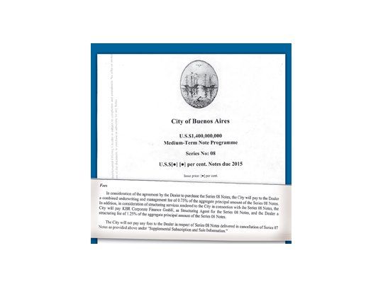 Facsímil del prospecto de emisión del bono porteño y de la página 15, en la que se estipulan las comisiones a bancos. El texto completo puede observarse en www.ambito.com.