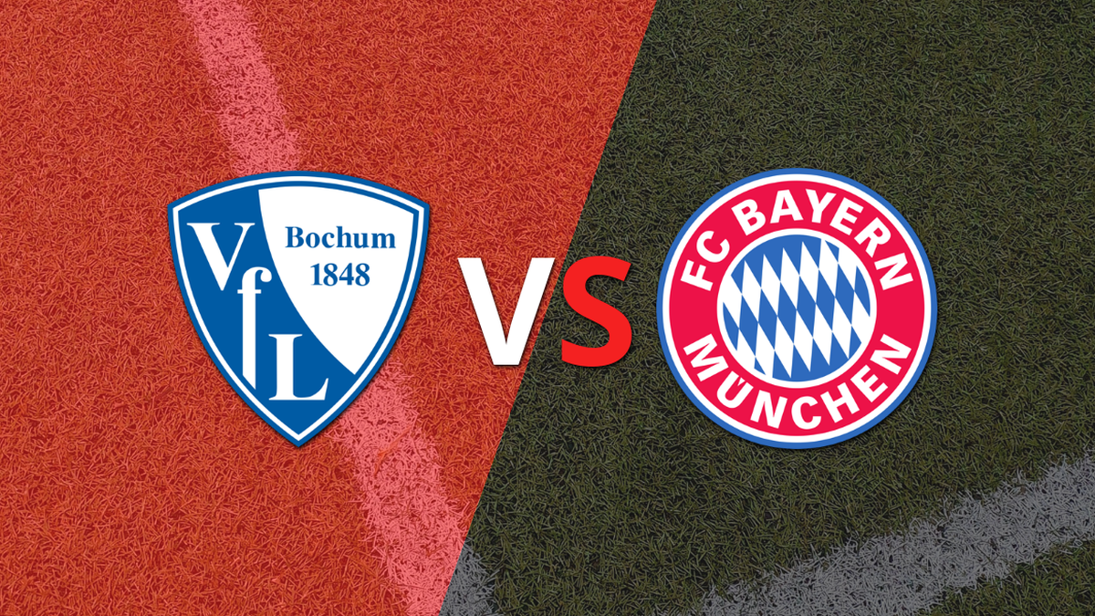 The match between Bochum and Bayern Munich begins