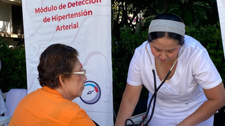 Ni INAPAM ni IMSS: la tarjeta que le otorga atención médica, medicamentos y cirugías gratis a miles de adulos mayores