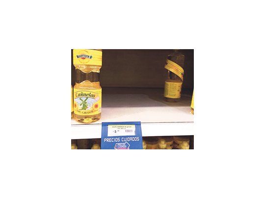 El Gobierno obtuvo fotos en supermercados donde faltaron en los últimos 15 días productos del acuerdo firmado el 6 de enero pasado.