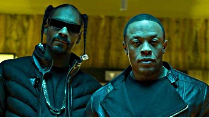 Grabó una exitosa canción con Snoop Dog. Grabó una exitosa canción con Snoop Dog.