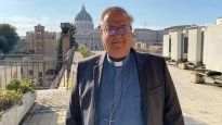 El arzobispo de Córdoba, Ángel Rossi, calificó de eutanasia encubierta la nueva política de recortes de medicamentos del PAMI, destacando su impacto en los jubilados más vulnerables.