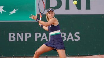 nadia podoroska lucho pero se quedo sin final de roland garros: perdio en dos sets ante swiatek