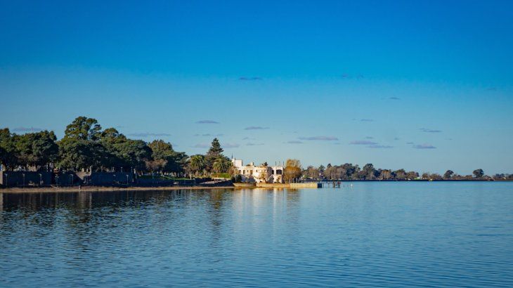 La vista en sus alrededores es privilegiada y también se pueden realizar actividades acuáticas. La vista en sus alrededores es privilegiada y también se pueden realizar actividades acuáticas.