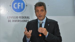 Esto se da en el marco de una situación que se agudizó en los últimos días, cuando se registraron largas colas de vehículos para cargar naftas.