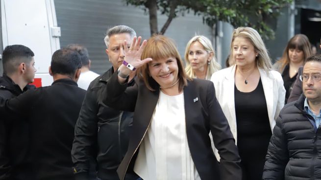 Patricia Bullrich, en el búnker de LLA.