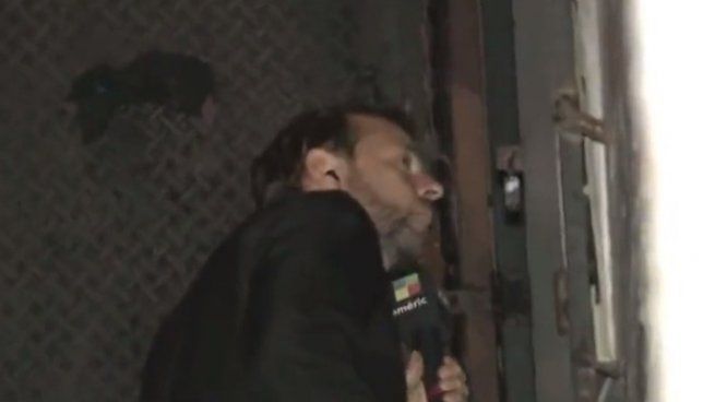 Periodista de Ámerica compra droga en vivo.
