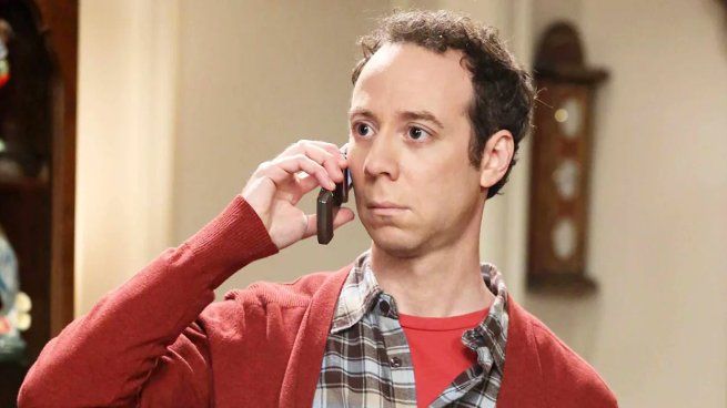 La serie está protagonizada por Kevin Sussman repitiendo su papel de Stuart.