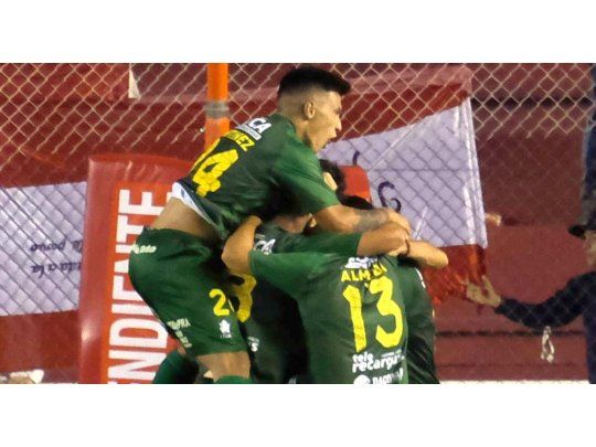 Defensa y Justicia venció a Independiente en Avellaneda.