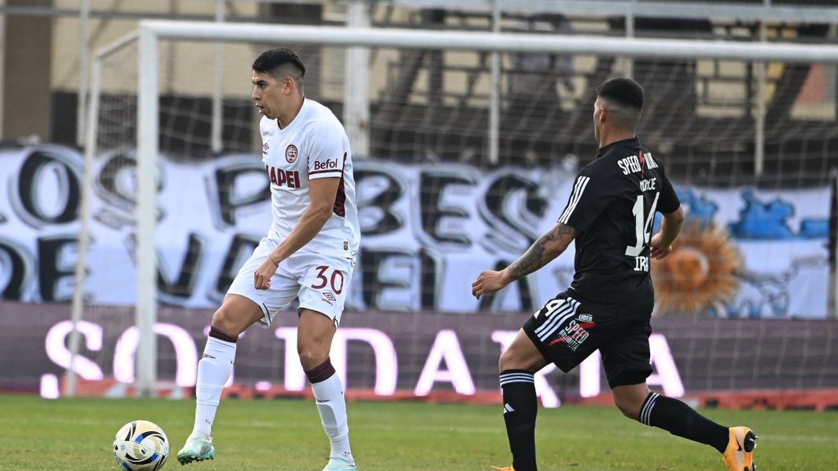 Deportivo Riestra beat Lanús and started the closure with his right foot