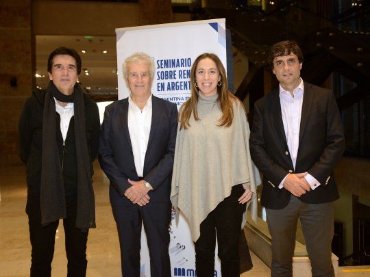 El economista, Carlos Melconian junto a José Luis Pardo Presidente de Banco Mariva, María Eugenia Vidal Gobernadora de la Pcia. de Bs. As y HernánLacunza, Ministro de Economía Pcia. de Bs. As.