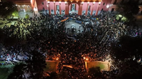 La marcha de la docencia autoconvocada se realizó por las calles del centro de la capital catamarqueña.