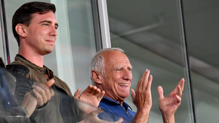 Tras heredar el paquete accionario de su padre, Mark Mateschitz se posicionó en el puesto 79 del ranking global de Bloomberg. Tras heredar el paquete accionario de su padre, Mark Mateschitz se posicionó en el puesto 79 del ranking global de Bloomberg.
