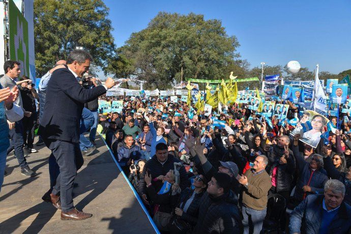 Sergio Massa, precandidato presidencial de Unión por la Patria, encabezando un acto en Tucumán. Sergio Massa, precandidato presidencial de Unión por la Patria, encabezando un acto en Tucumán.