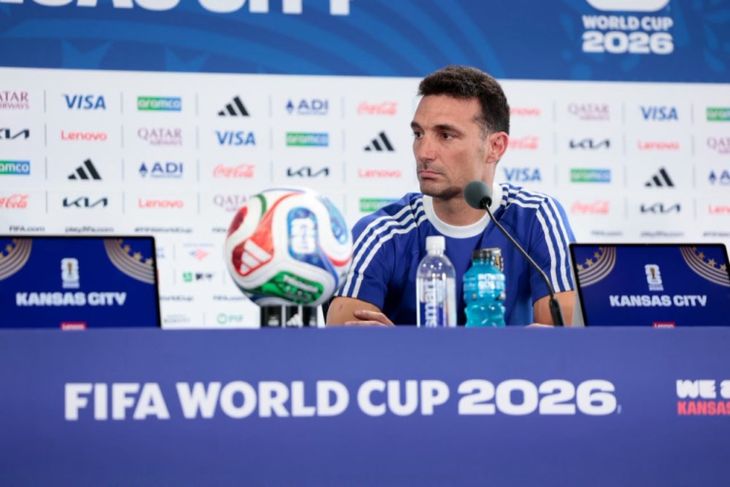 Scaloni encabez&oacute; una nueva conferencia de prensa.