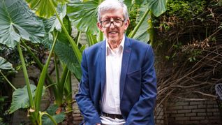 Armando Caro Figueroa fue ministro de Trabajo entre 1993 y 1997. Armando Caro Figueroa fue ministro de Trabajo entre 1993 y 1997.