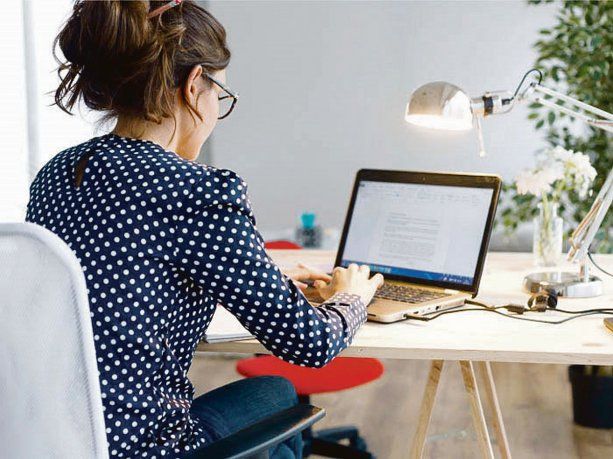 La nueva aplicaci&oacute;n de OpenAI permite crear videos a partir de mensajes escritos.&nbsp;