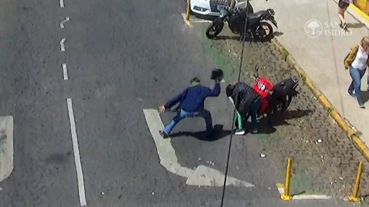 San Isidro: he tried to steal a motorcycle but was caught by the police