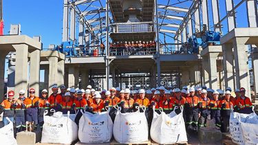 La minera argentina Liex, firma subsidiaria de la empresa de origen chino Zijin, superó las pruebas de producción de litio en el proyecto catamarqueño Tres Quebradas (3Q) y anunció que su planta está lista para empezar a procesar hasta 20.000 toneladas de carbonato de litio equivalente (LCE) por año.