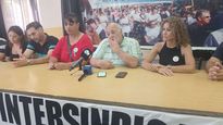 Conferencia de prensa de la Mesa Intersindical de Gremios Estatales en la que emplazó al gobernador de La Pampa para que convoque a paritarias.