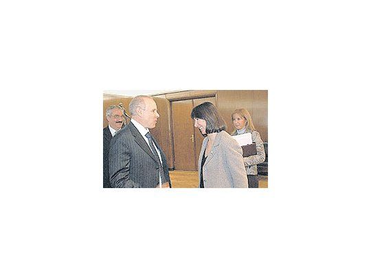 Dos viejosconocidos, laministra deEconomía dela Argentina,Felisa Miceli; yel de Haciendade Brasil,Guido Mantega,se reunieronayer en elPalacio deHacienda paracoordinar unaposicióncomún ante elFMI.