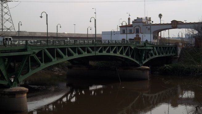 Encontraron el cuerpo de un menor flotando en el Riachuelo